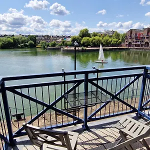  Apartment Wapping 700sqft 2 Bedroom - South Facing Dockside Views - Secure Parking